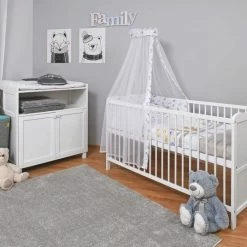 New ⌛ Jonka Kinderzimmer Sparset Mona mit Bett, Wickelkommode, Bettwäsche, Himmel, Nestchen & Matratze 70x140 cm - Spielbär - Weiß 😀