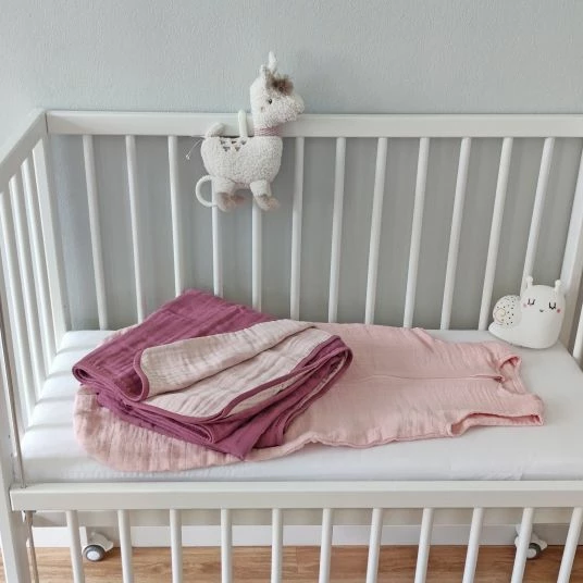 Budget β Makian Wende-Kuscheldecke / Babydecke Mull 4-lagig 75 x 100 cm - Orchidee Puder π 6 Budget β Makian Wende-Kuscheldecke / Babydecke Mull 4-lagig 75 x 100 cm - Orchidee Puder π - Image 6