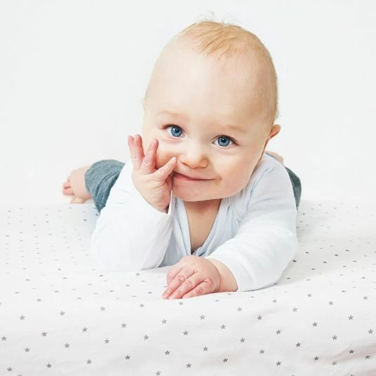 New 🛒 Pinolino Spannbetttuch für Beistellbett & Wiege - 2er Pack 40 x 70 / 55 x 90 cm - Sternchen - Grau 💯 2 New 🛒 Pinolino Spannbetttuch für Beistellbett & Wiege - 2er Pack 40 x 70 / 55 x 90 cm - Sternchen - Grau 💯 - Image 2