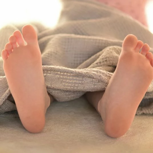 Best Pirce π Roba Baumwoll-Decke aus Organic Baumwolle - Strickoptik 80 x 80 cm - Lil Planet - Silbergrau π 5 Best Pirce π Roba Baumwoll-Decke aus Organic Baumwolle - Strickoptik 80 x 80 cm - Lil Planet - Silbergrau π - Image 5