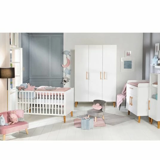 Coupon 🎉 Roba Kinderzimmer Mick mit 3-türigem Schrank, Bett, breiter Wickelkommode - Weiß 👏 2 Coupon 🎉 Roba Kinderzimmer Mick mit 3-türigem Schrank, Bett, breiter Wickelkommode - Weiß 👏 - Image 2