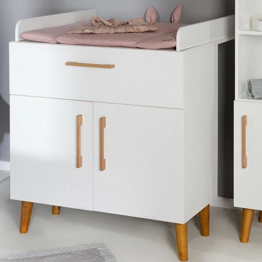 Coupon 🎉 Roba Kinderzimmer Mick mit 3-türigem Schrank, Bett, breiter Wickelkommode - Weiß 👏 5 Coupon 🎉 Roba Kinderzimmer Mick mit 3-türigem Schrank, Bett, breiter Wickelkommode - Weiß 👏 - Image 5
